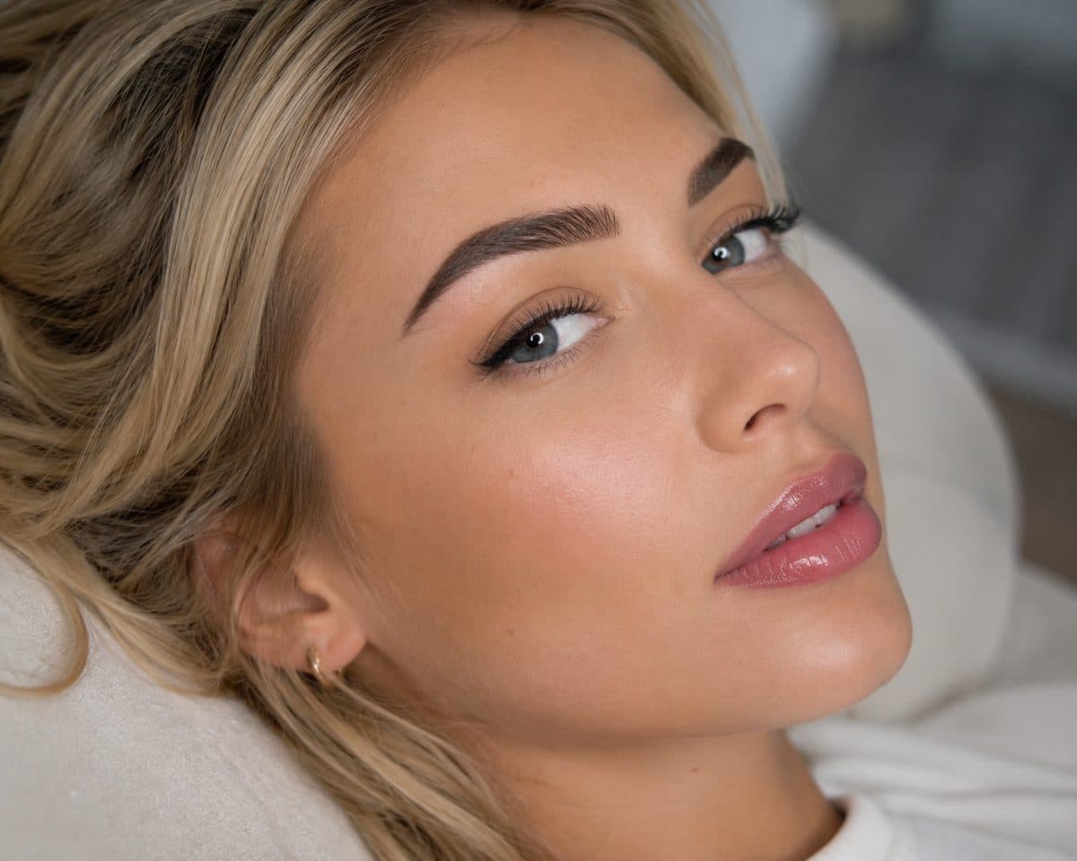 Powder & Ombré Brows